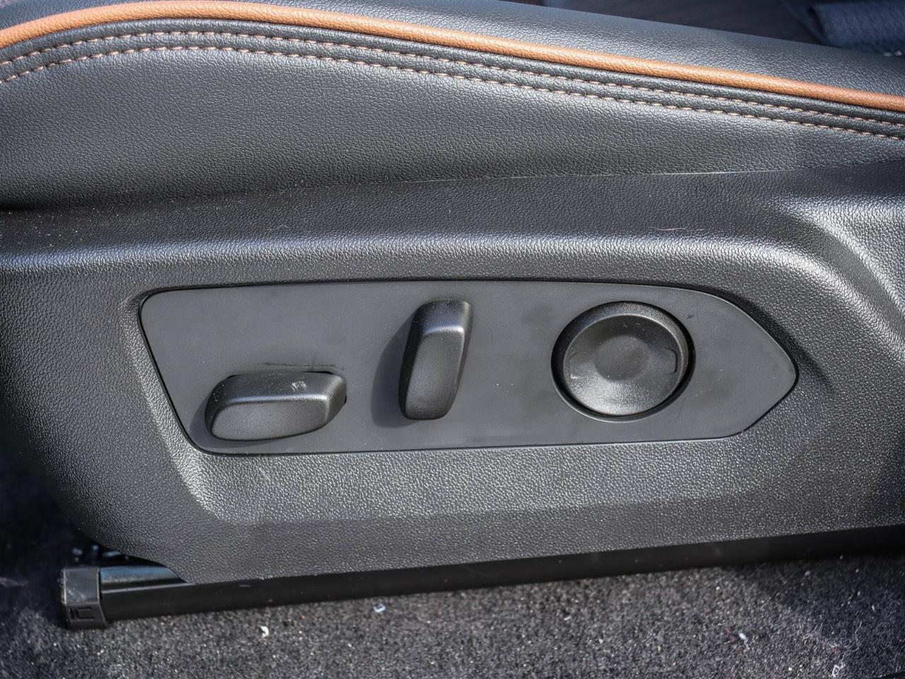 2026 GMC Canyon Crew Cab Short Box 4-Wheel Drive AT4 Photo