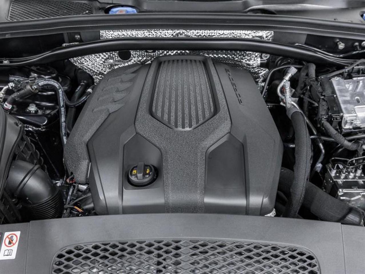 2026 Porsche Macan  Photo