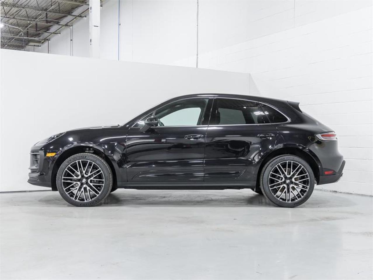 2026 Porsche Macan  Photo3