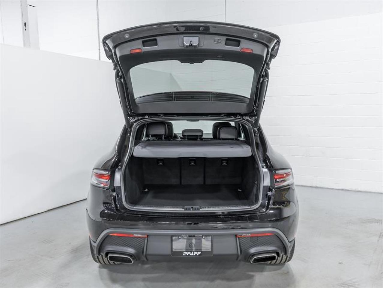 2026 Porsche Macan  Photo