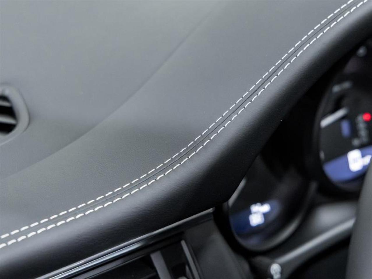 2026 Porsche Macan  Photo