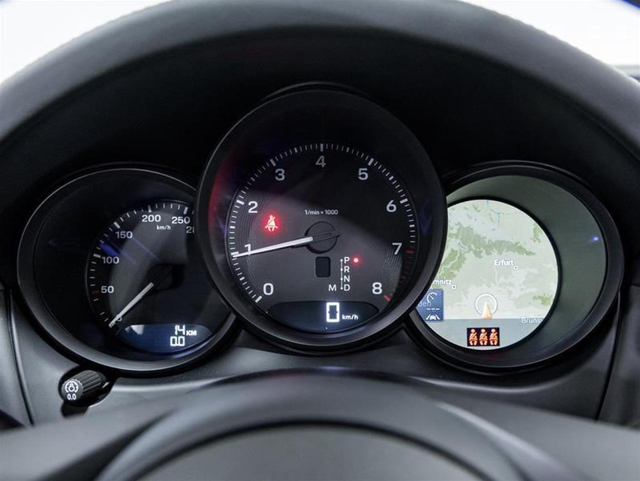 2026 Porsche Macan  Photo