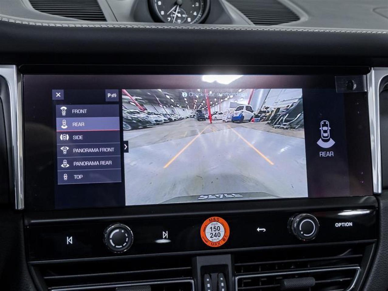 2026 Porsche Macan  Photo