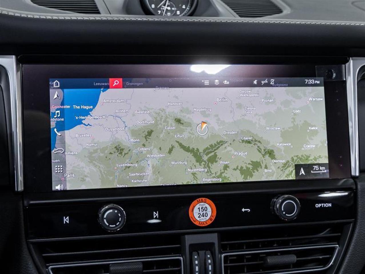 2026 Porsche Macan  Photo