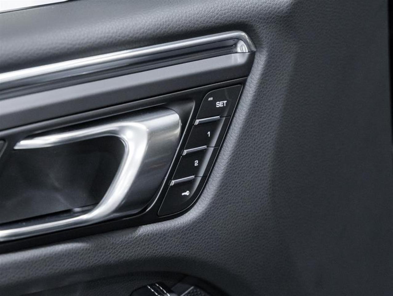 2026 Porsche Macan  Photo