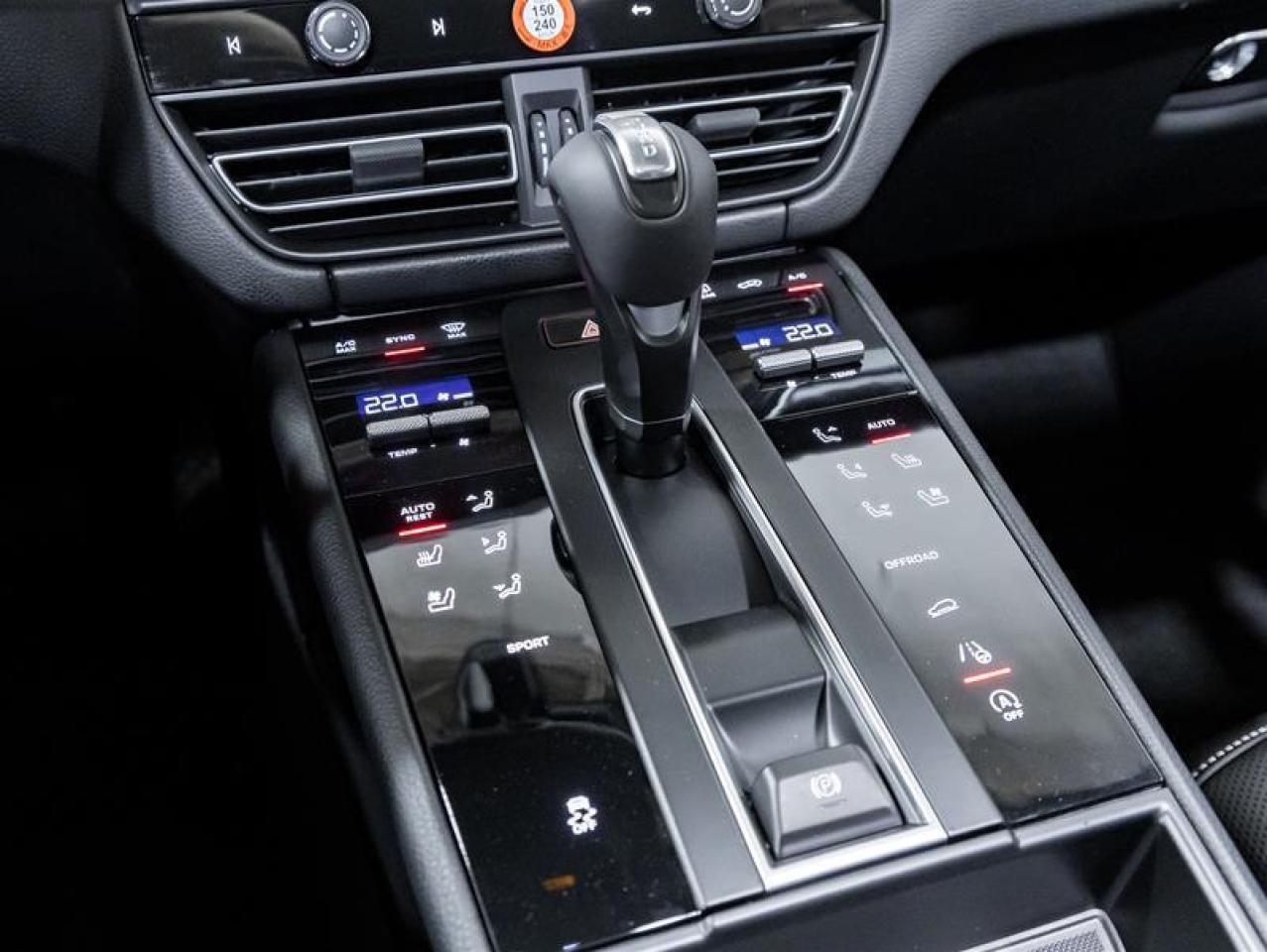 2026 Porsche Macan  Photo