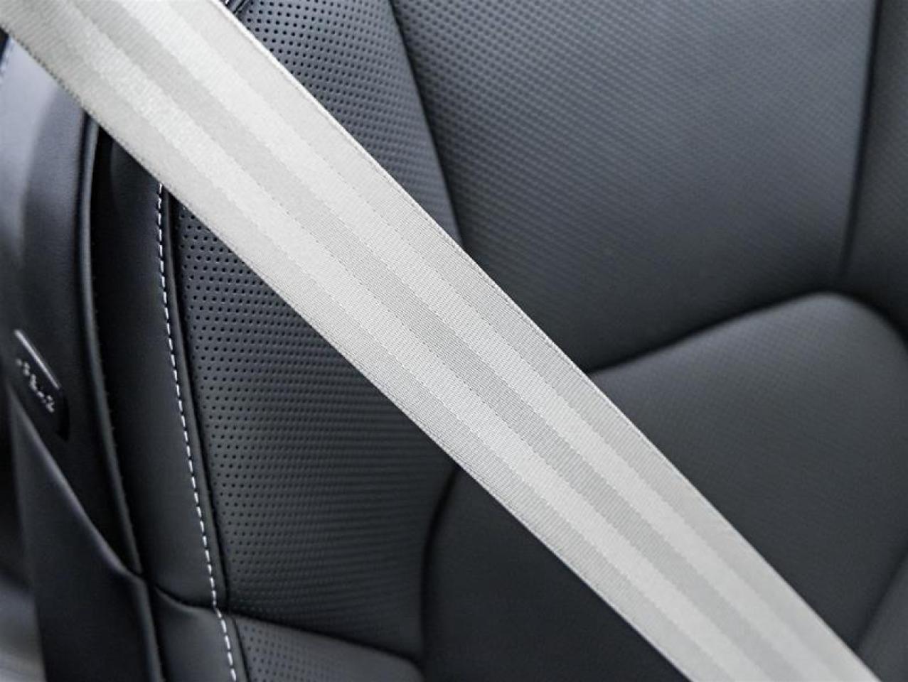 2026 Porsche Macan  Photo