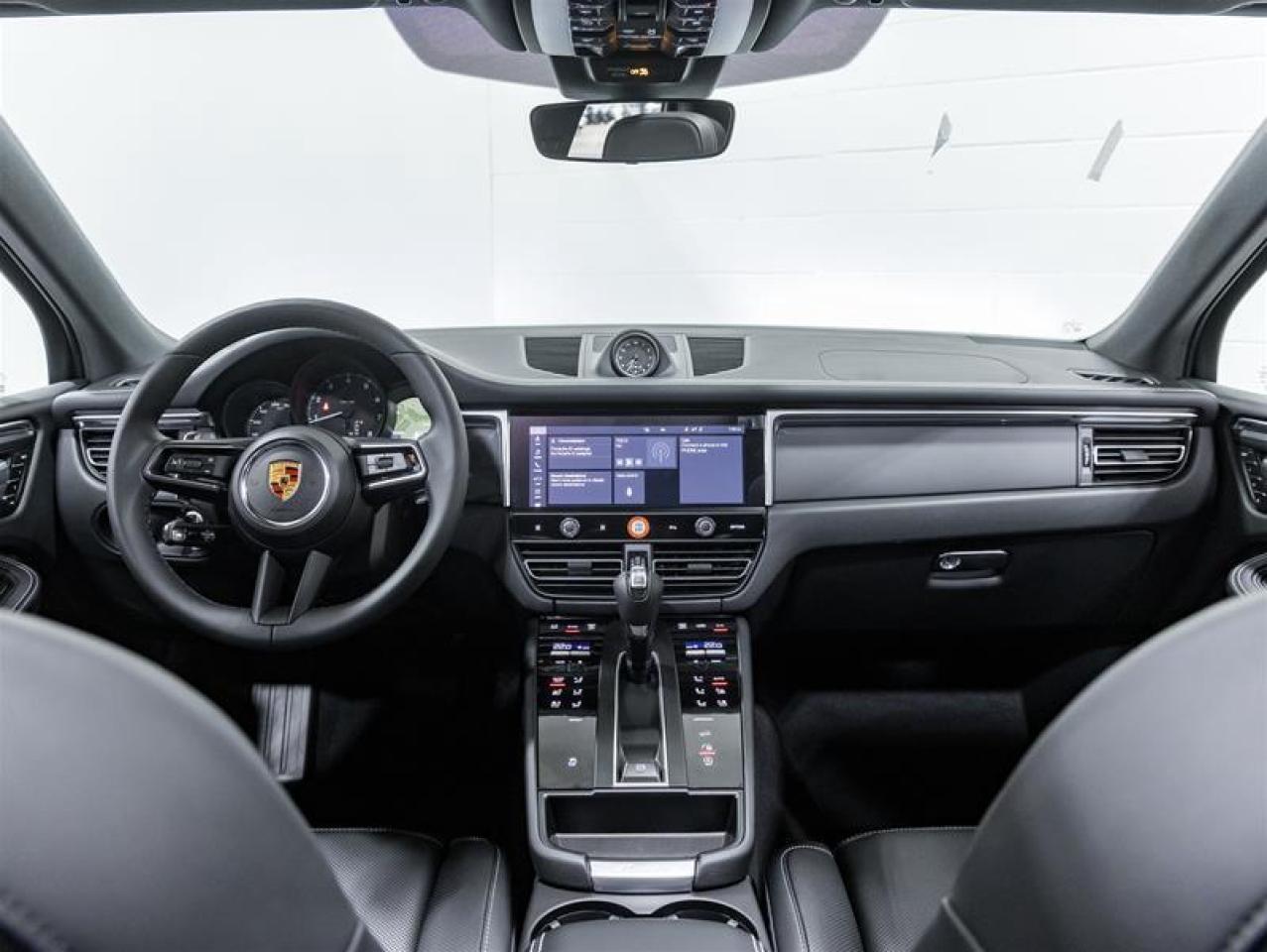 2026 Porsche Macan  Photo