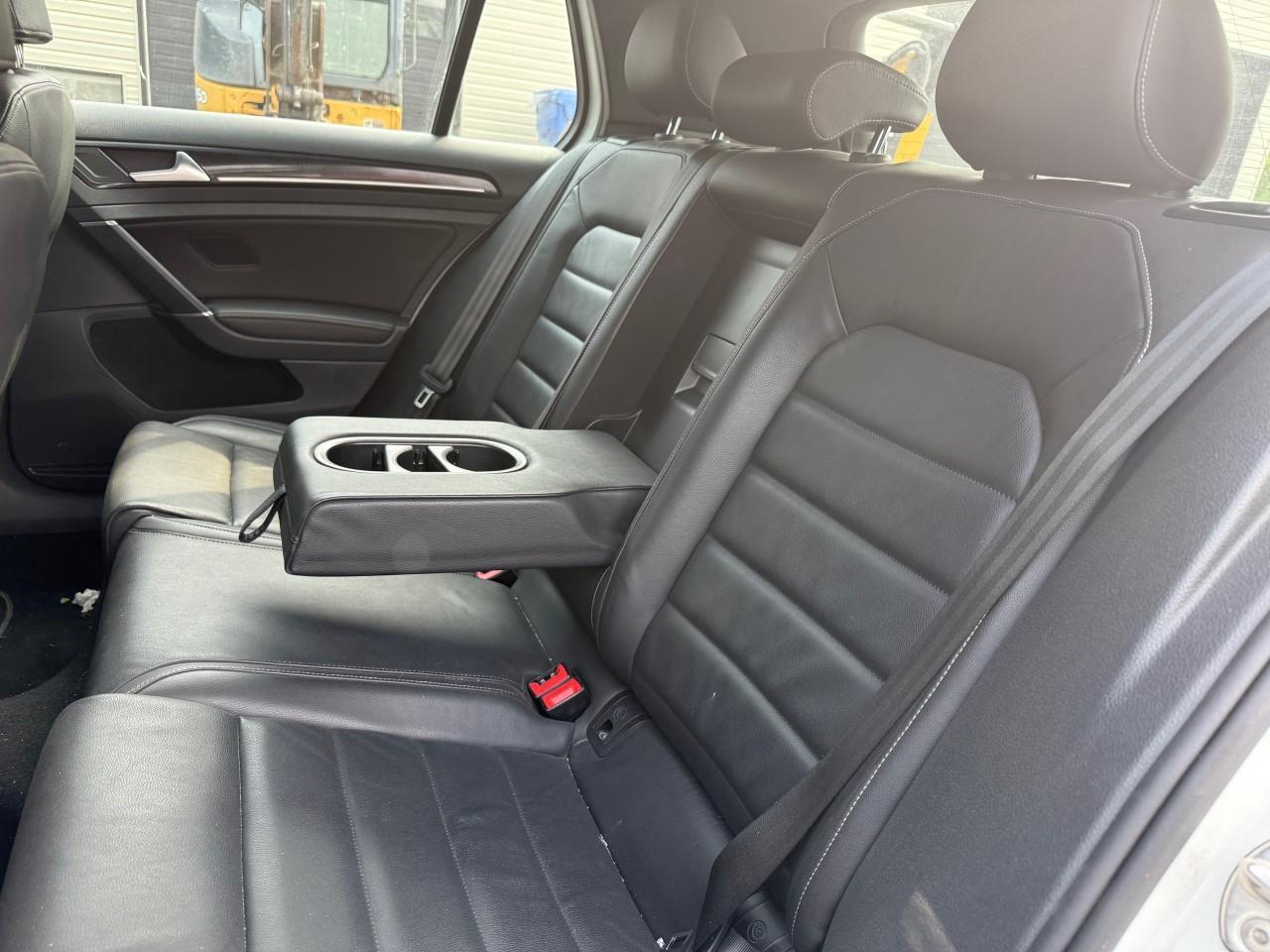 2017 Volkswagen Golf R 2.0 TSI (DSG) 4dr All-Wheel Drive 4MOTION Hatchback Photo