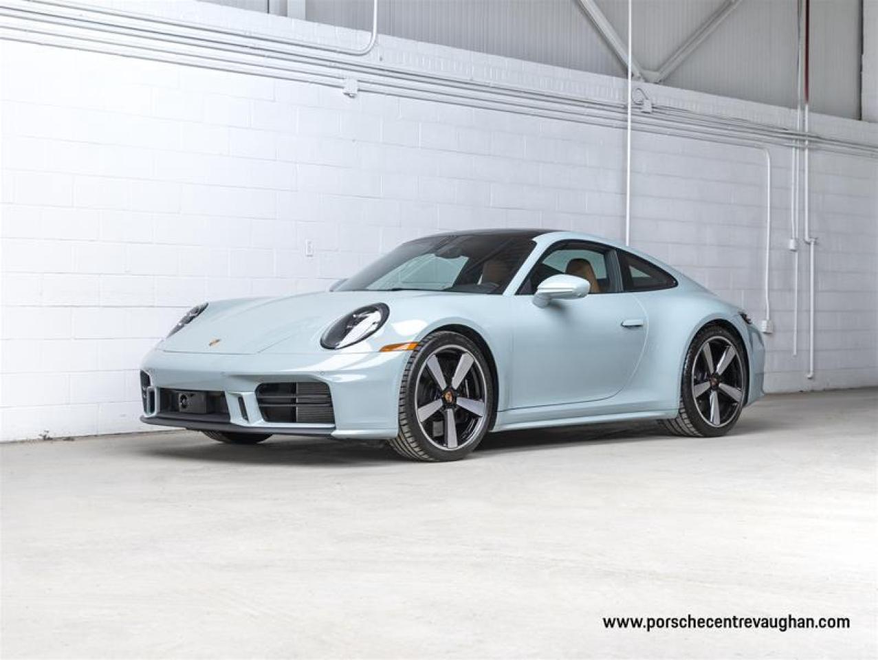 2025 Porsche 911  Photo0