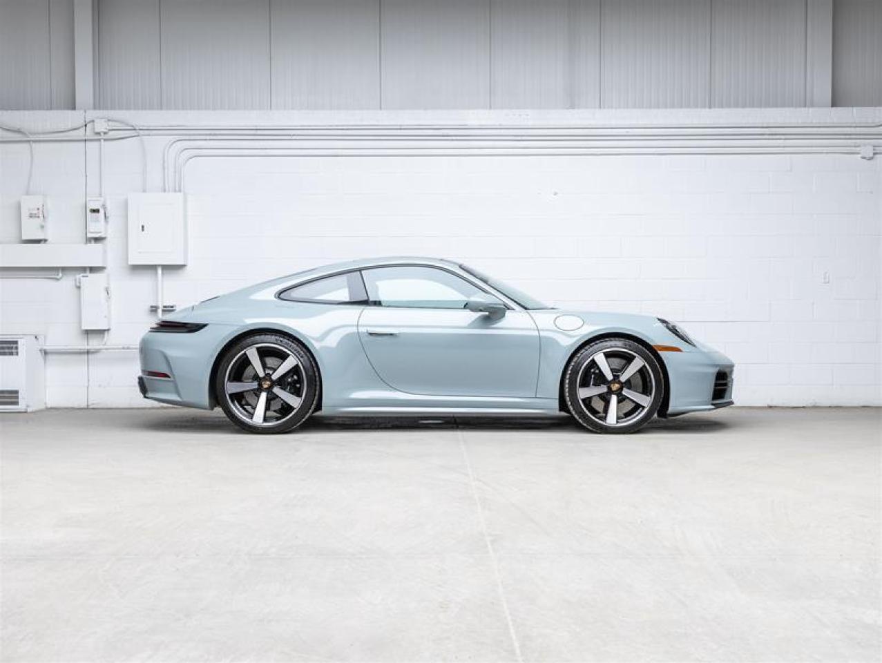2025 Porsche 911  Photo