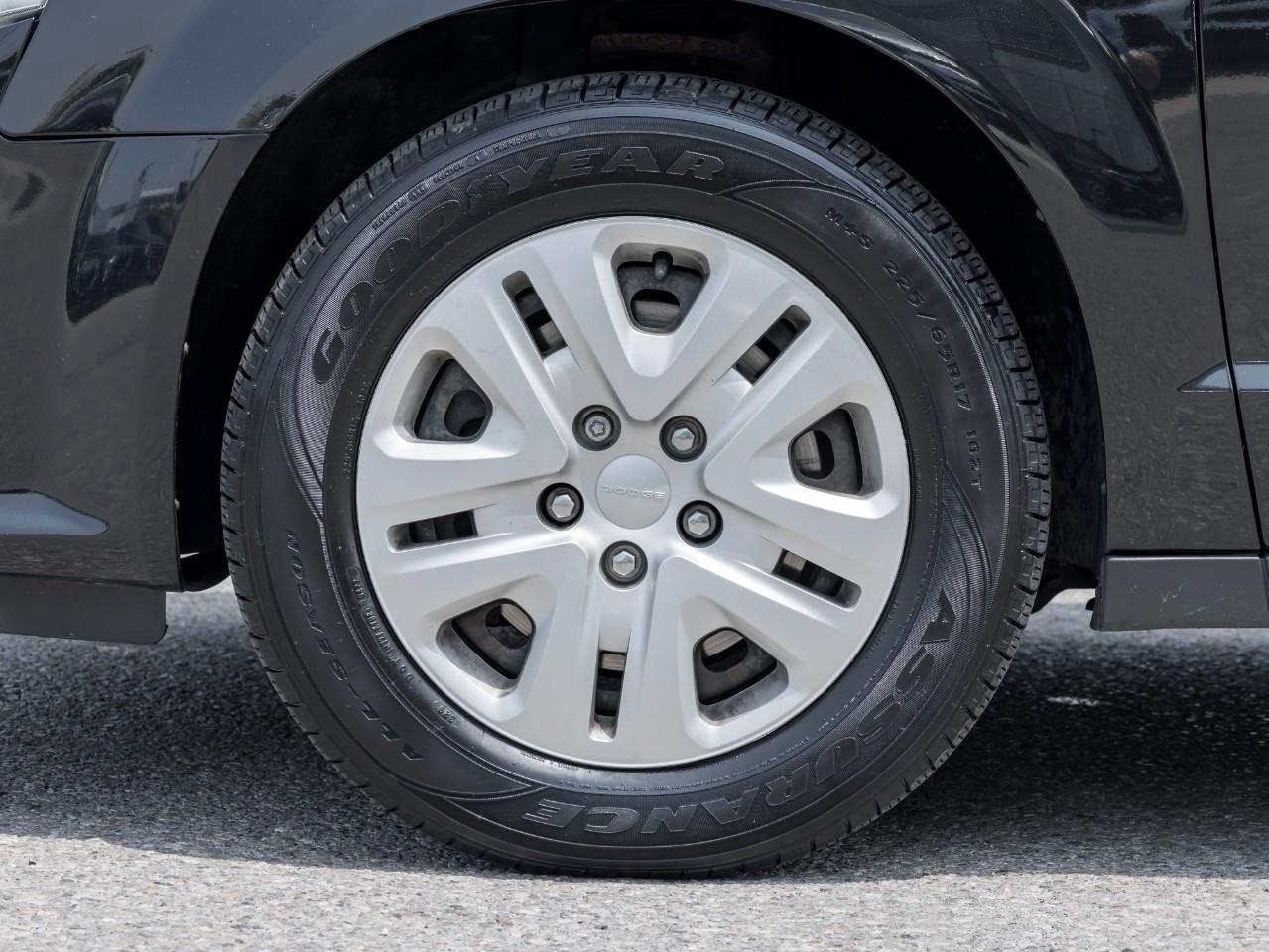 2019 Dodge Grand Caravan CVP/SXT Passenger Van Photo3