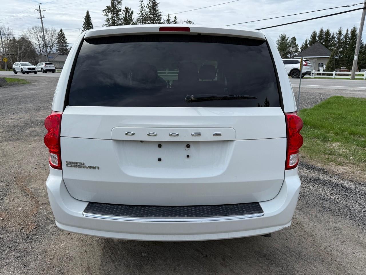 2016 Dodge Grand Caravan SE/SXT Passenger Van Photo