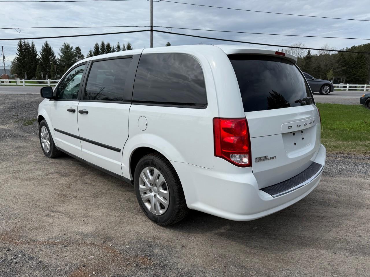 2016 Dodge Grand Caravan SE/SXT Passenger Van Photo