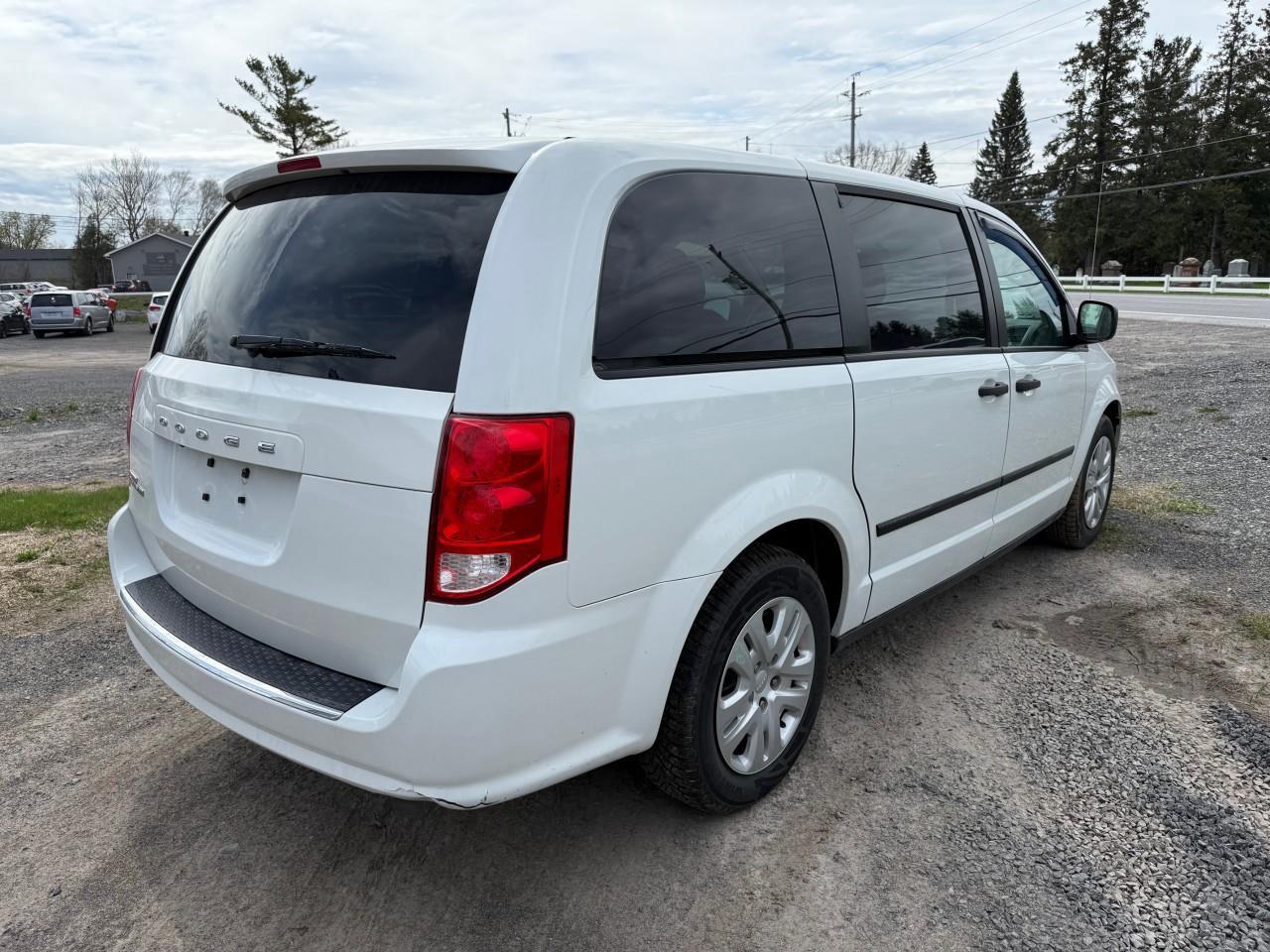 2016 Dodge Grand Caravan SE/SXT Passenger Van Photo