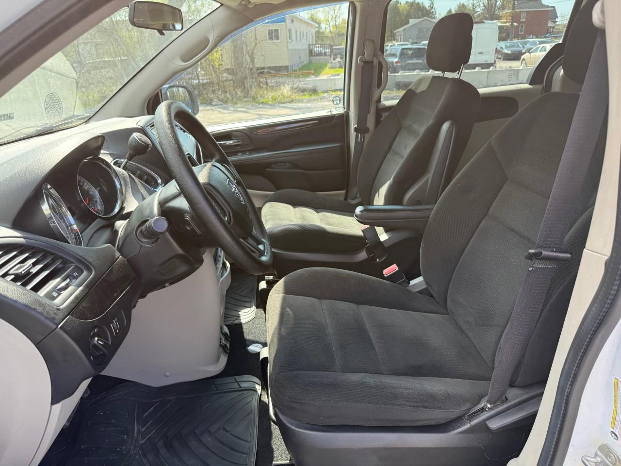 2016 Dodge Grand Caravan SE/SXT Passenger Van Photo