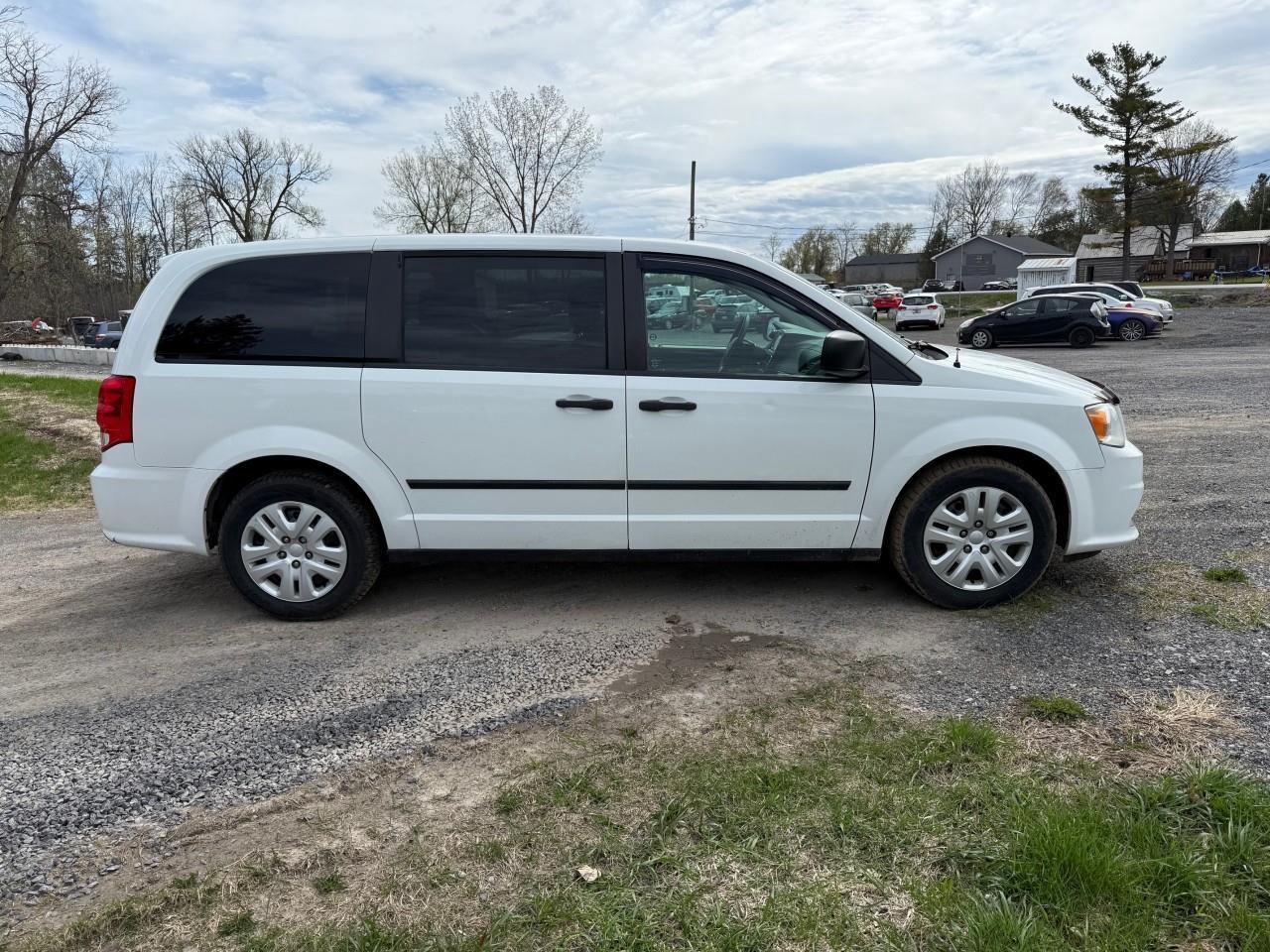 2016 Dodge Grand Caravan SE/SXT Passenger Van Photo
