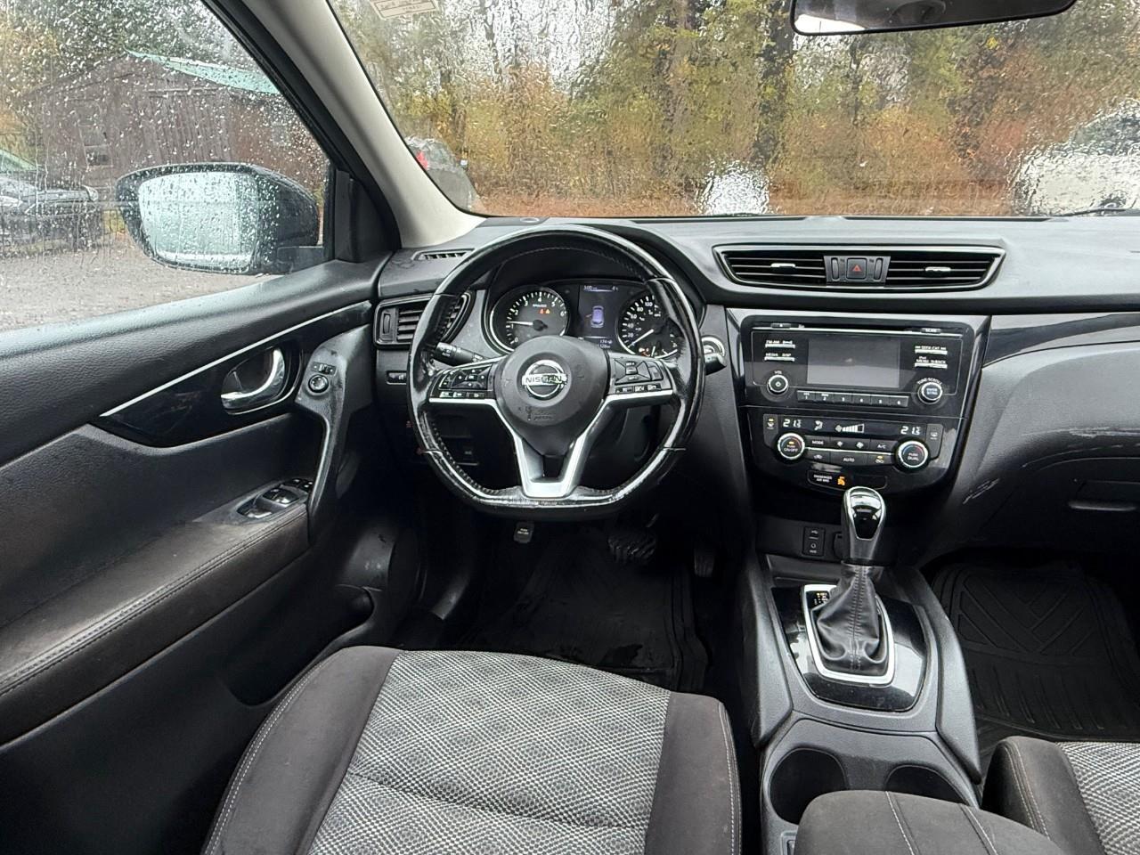 2017 Nissan Qashqai SV (CVT) 4dr All-Wheel Drive Photo