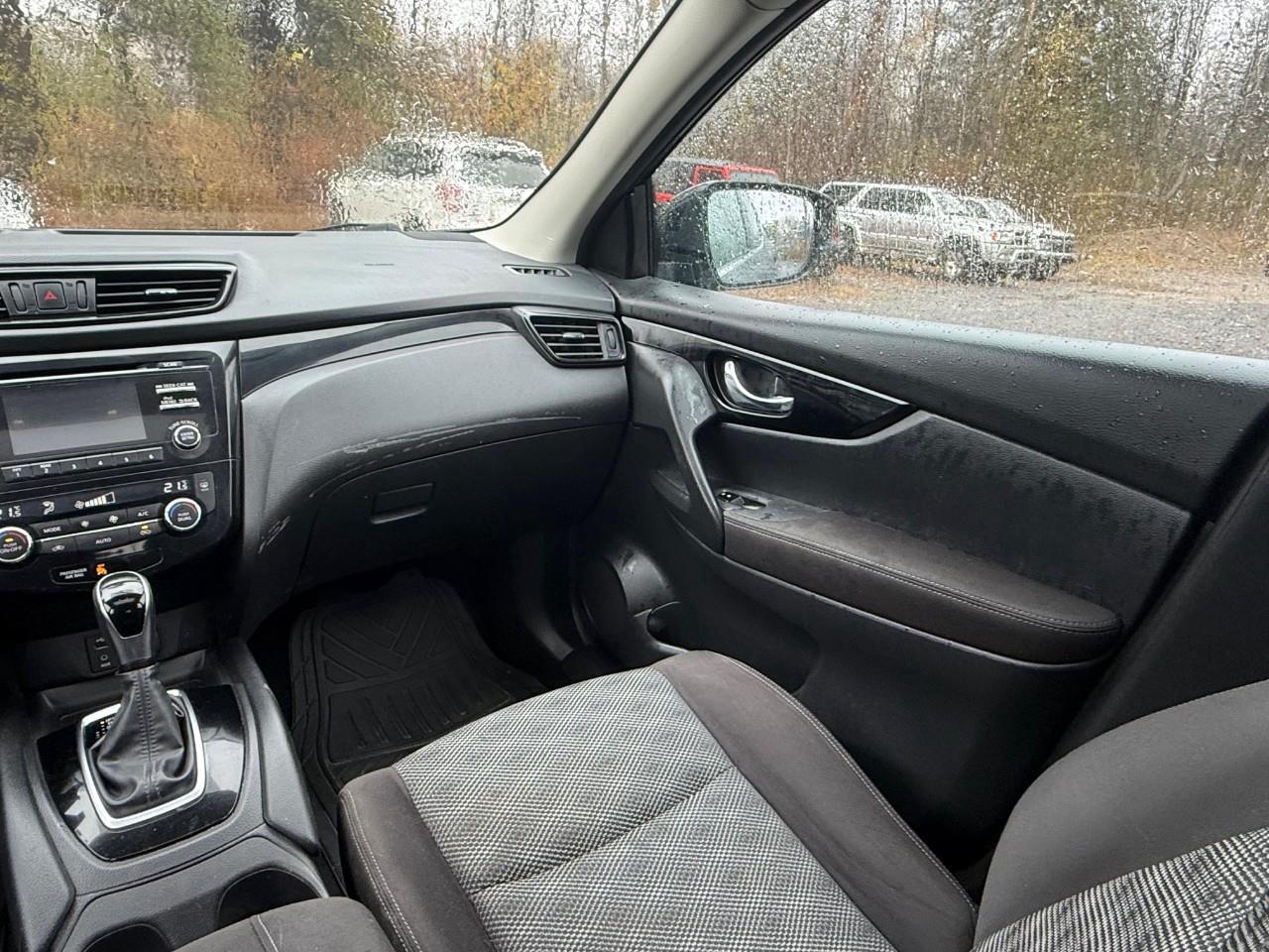 2017 Nissan Qashqai SV (CVT) 4dr All-Wheel Drive Photo