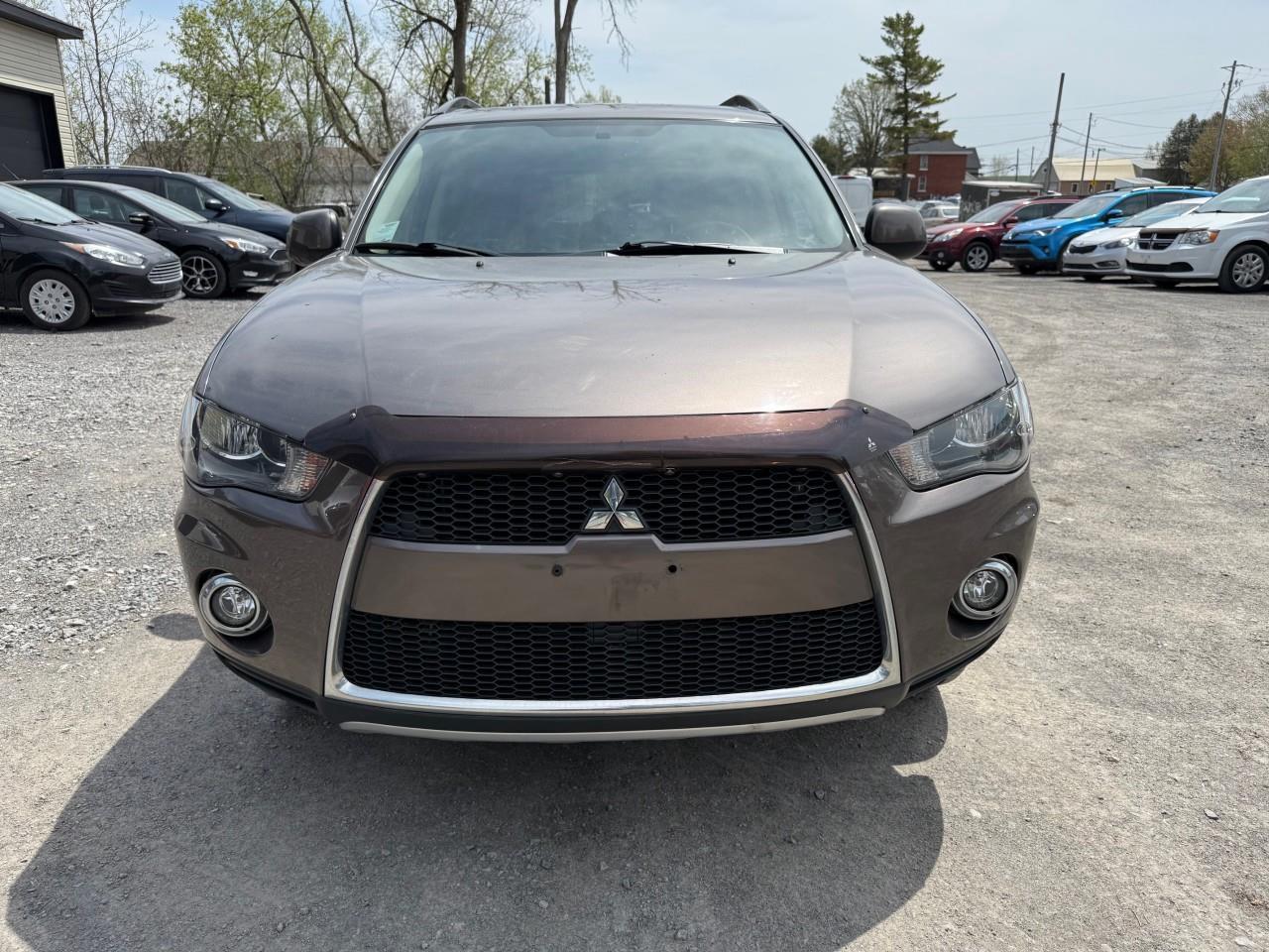 2013 Mitsubishi Outlander ES 4dr 4x4 Photo