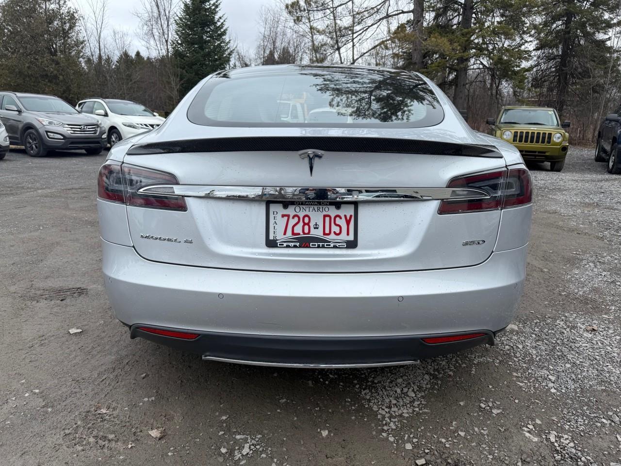 2015 Tesla Model S  Photo3