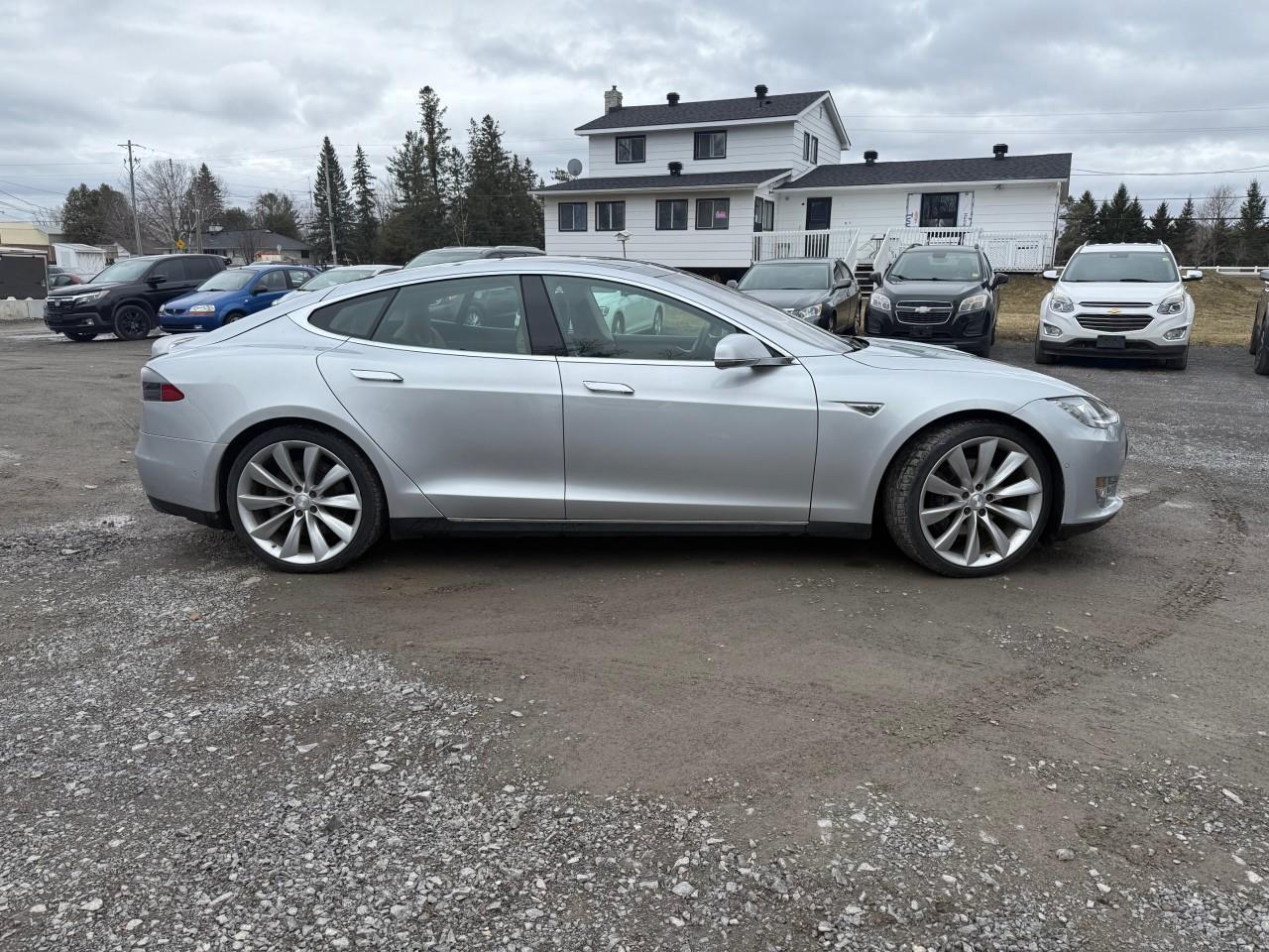 2015 Tesla Model S  Photo