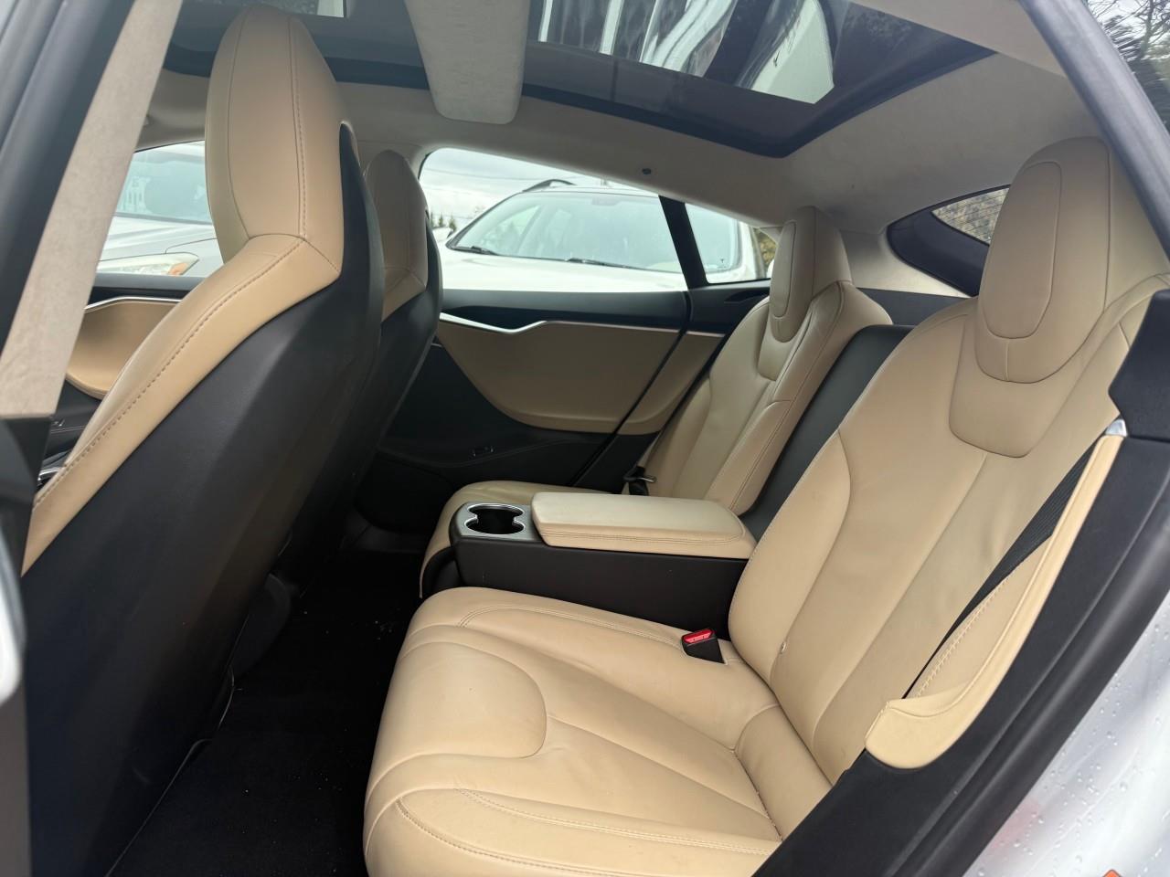 2015 Tesla Model S  Photo