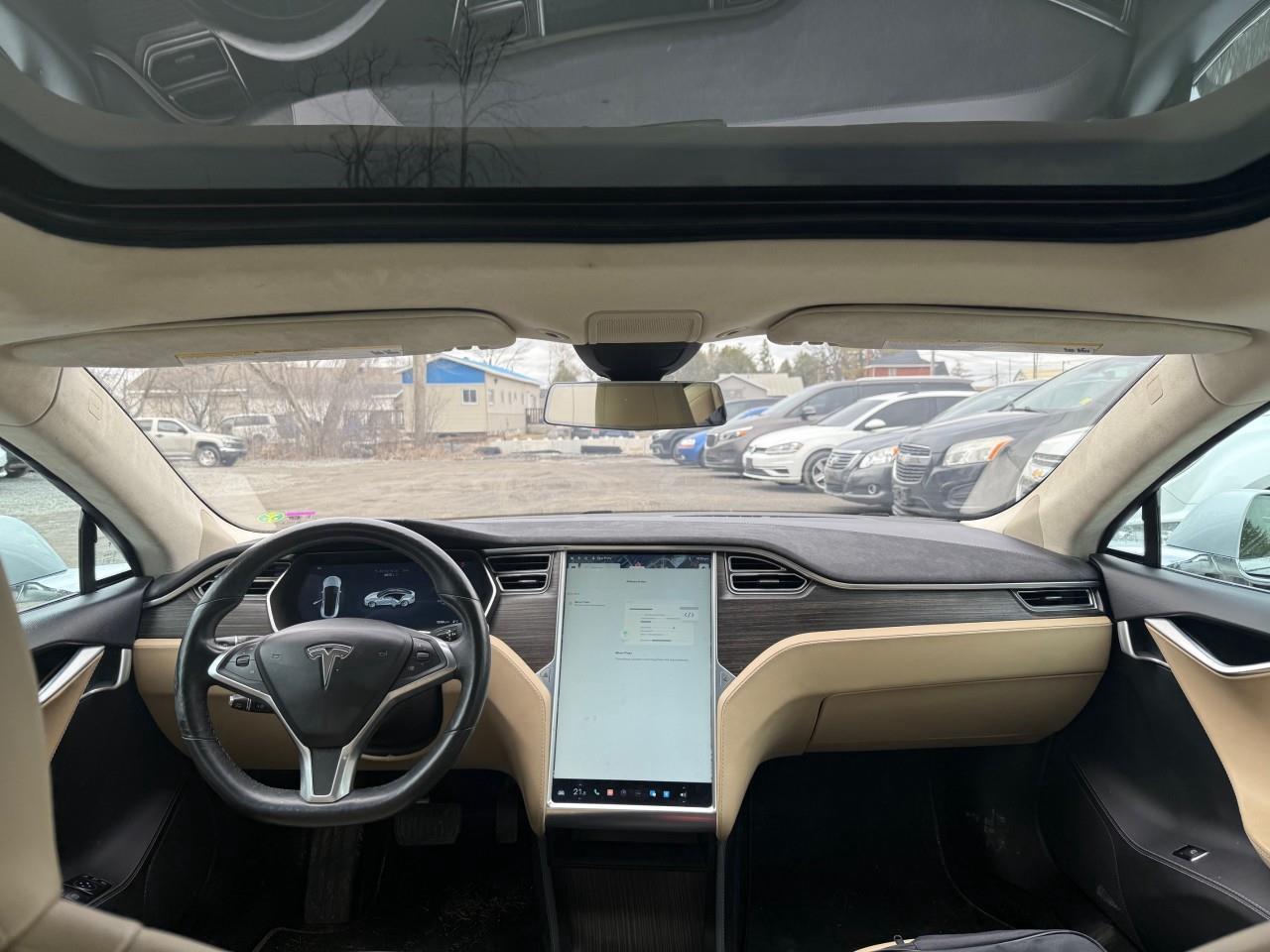 2015 Tesla Model S  Photo
