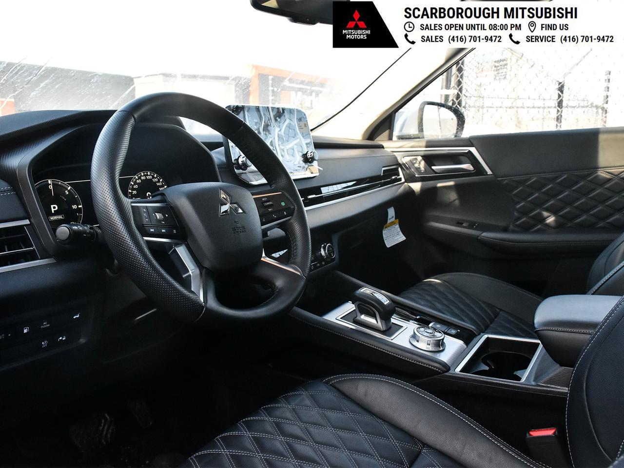 2025 Mitsubishi Outlander PHEV GT like new Panoramic glass roof leather seats Photo