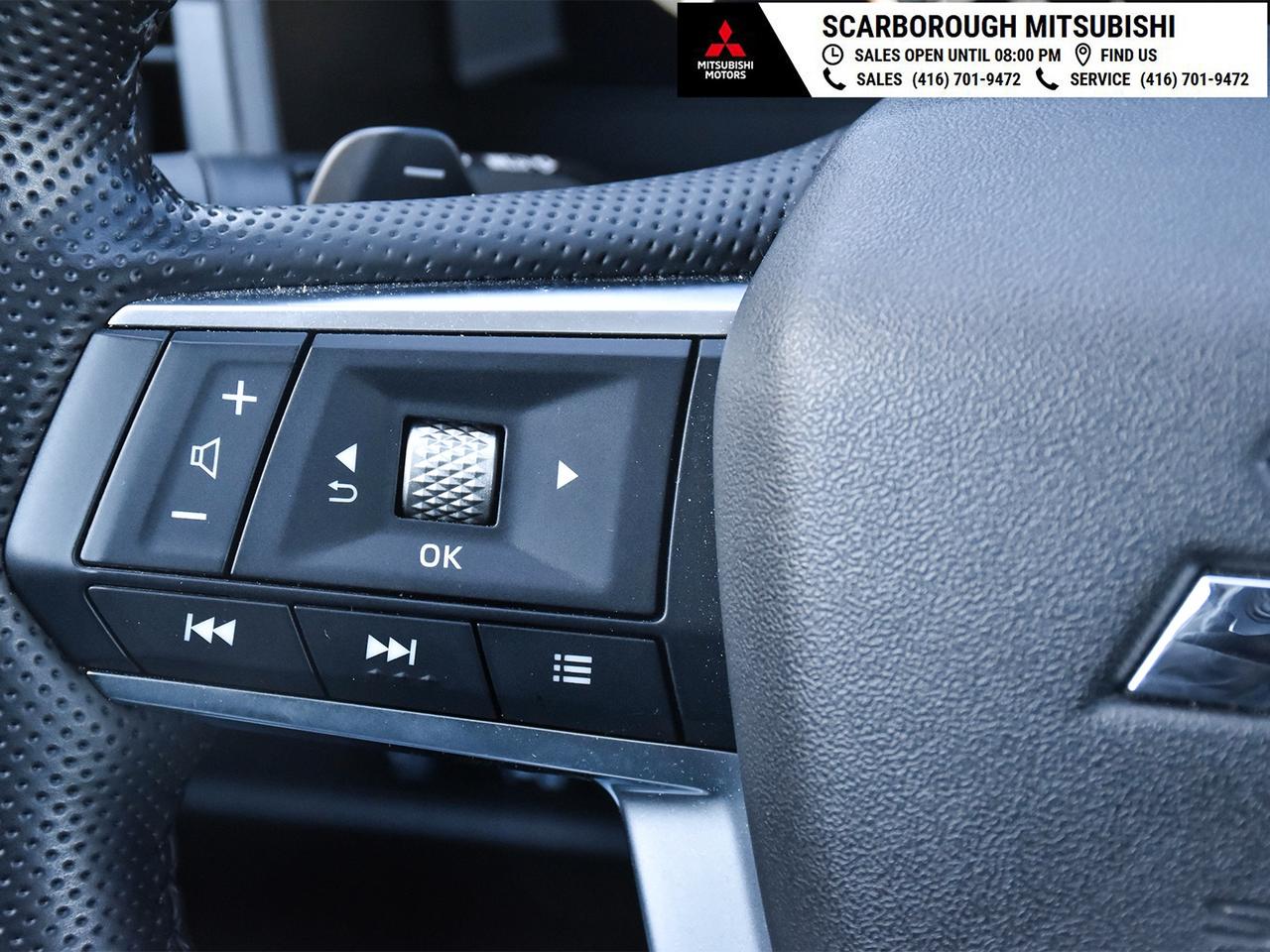 2025 Mitsubishi Outlander PHEV GT like new Panoramic glass roof leather seats Photo