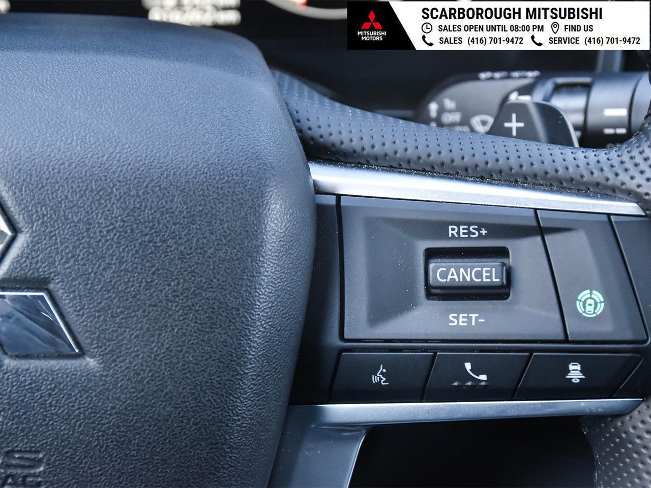 2025 Mitsubishi Outlander PHEV GT like new Panoramic glass roof leather seats Photo