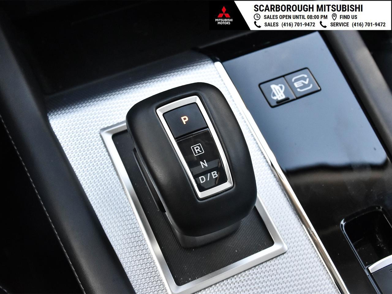 2025 Mitsubishi Outlander PHEV GT like new Panoramic glass roof leather seats Photo