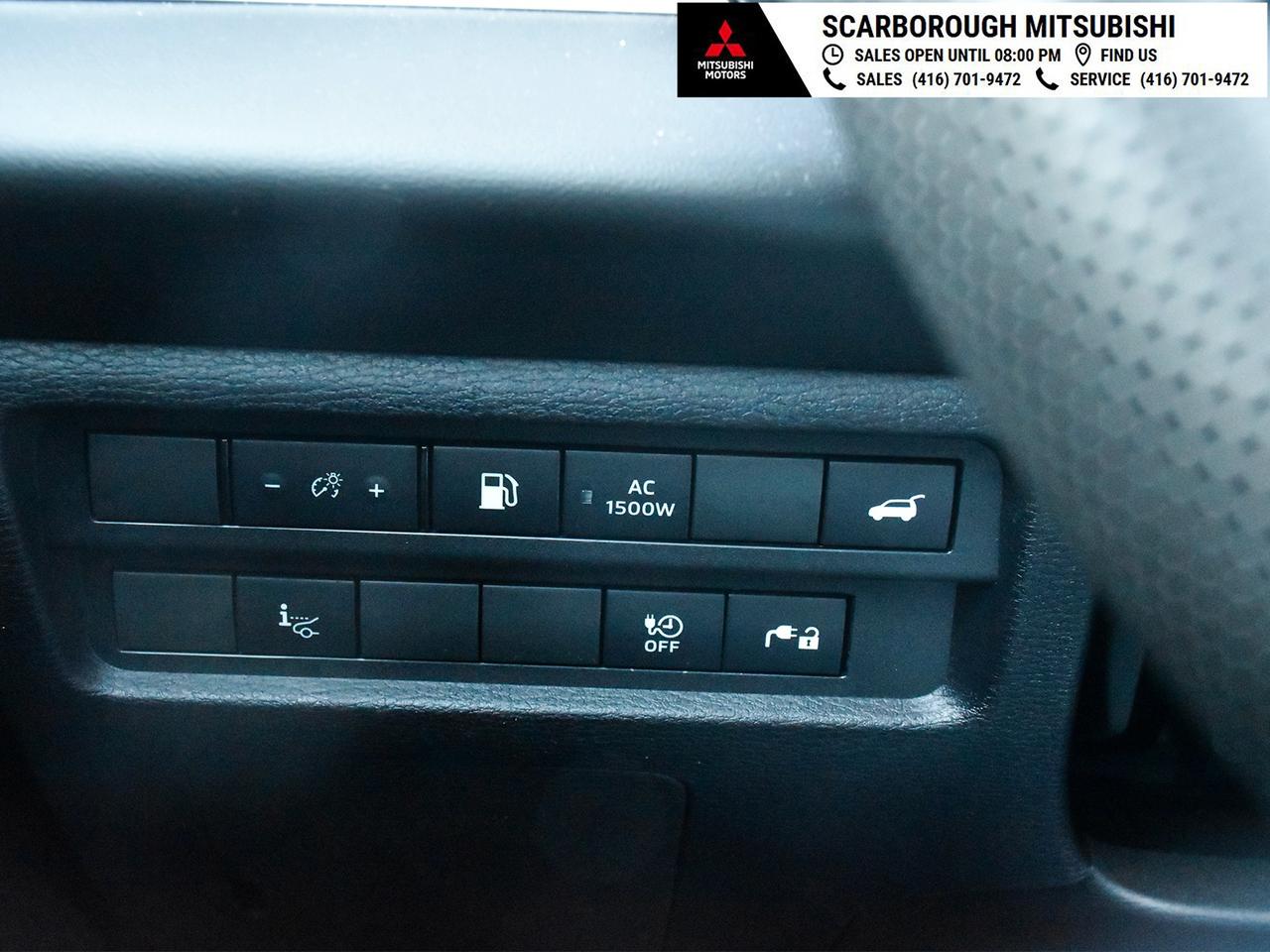 2025 Mitsubishi Outlander PHEV GT like new Panoramic glass roof leather seats Photo