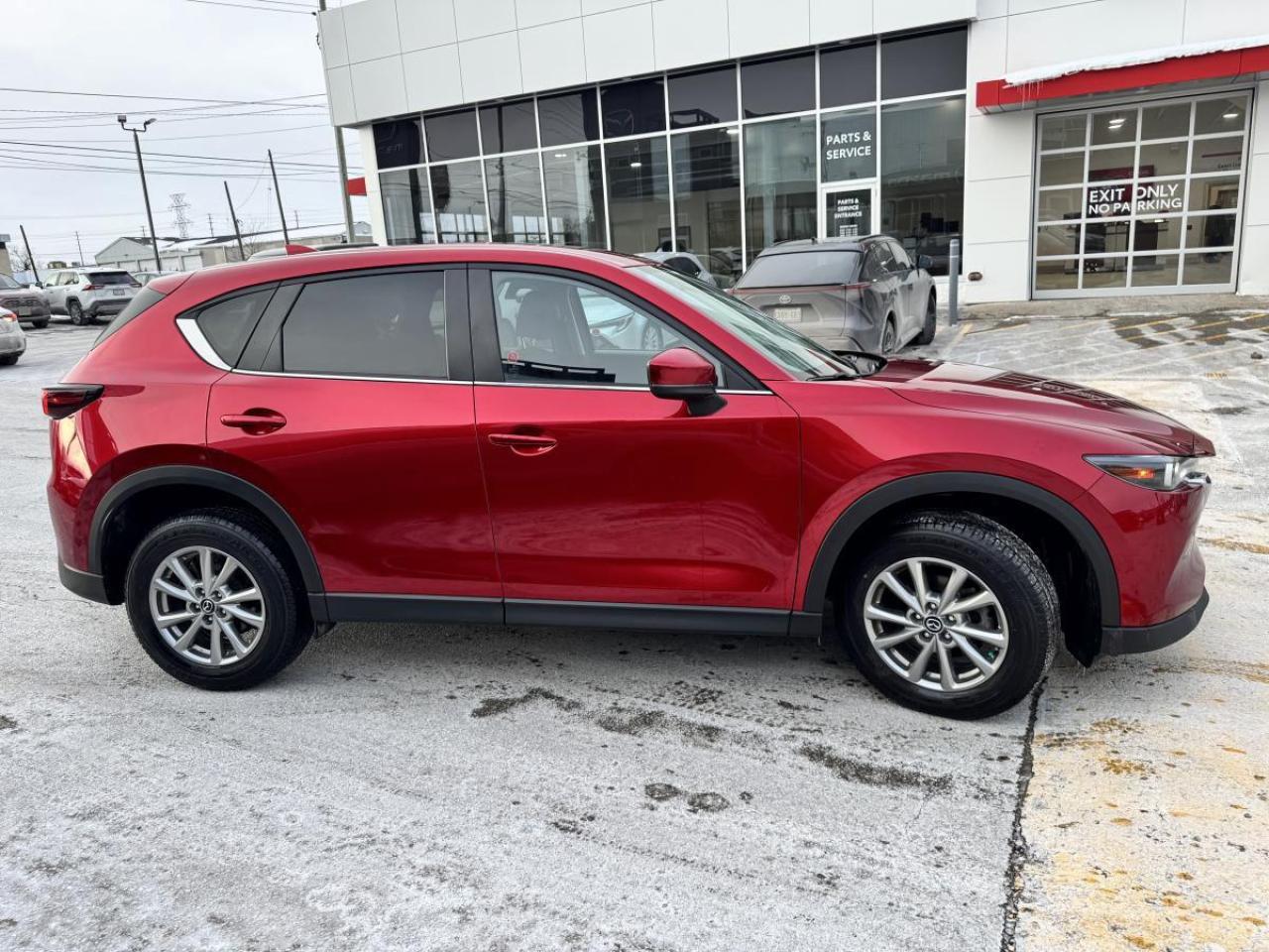 2022 Mazda CX-5 GX AWD/ EXTENDED WARRANTY/ 3.95% RATE/ MUST SEE Photo