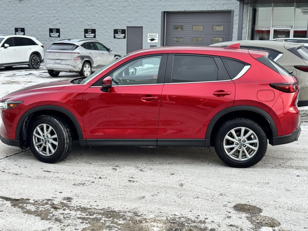 2022 Mazda CX-5 GX AWD/ EXTENDED WARRANTY/ 3.95% RATE/ MUST SEE Photo