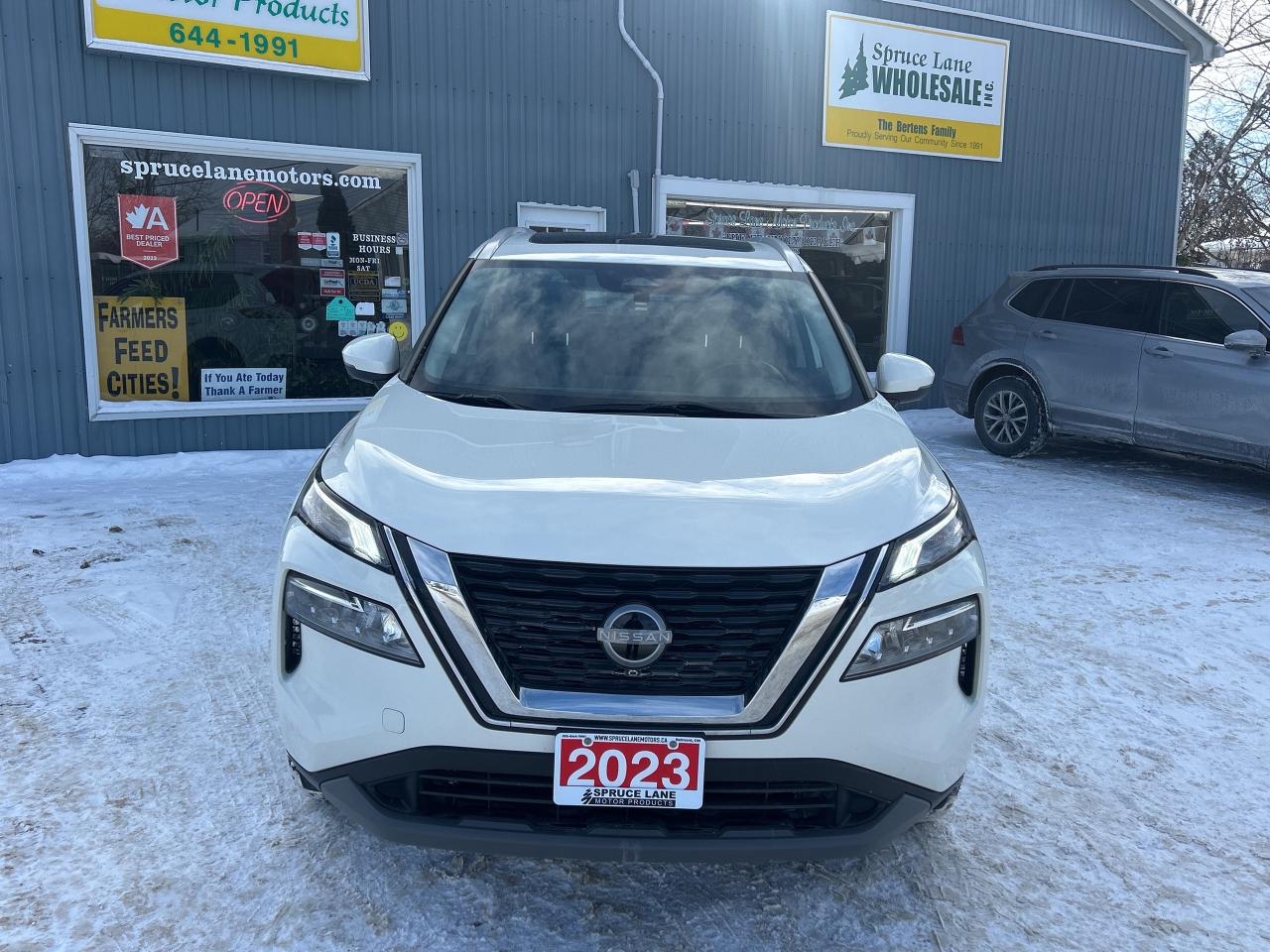 2023 Nissan Rogue SV Moonroof  ** LOW  KMS.! ** Photo