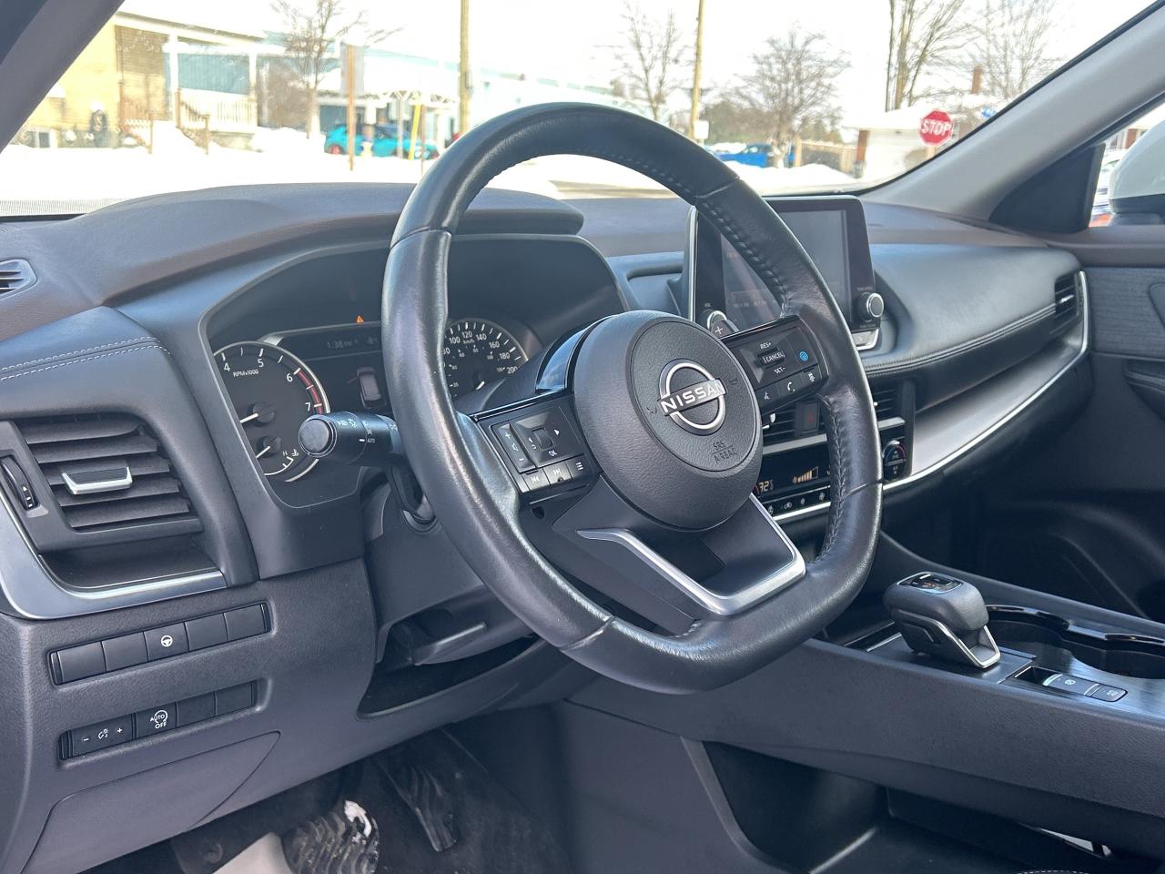 2023 Nissan Rogue SV Moonroof  ** LOW  KMS.! ** Photo