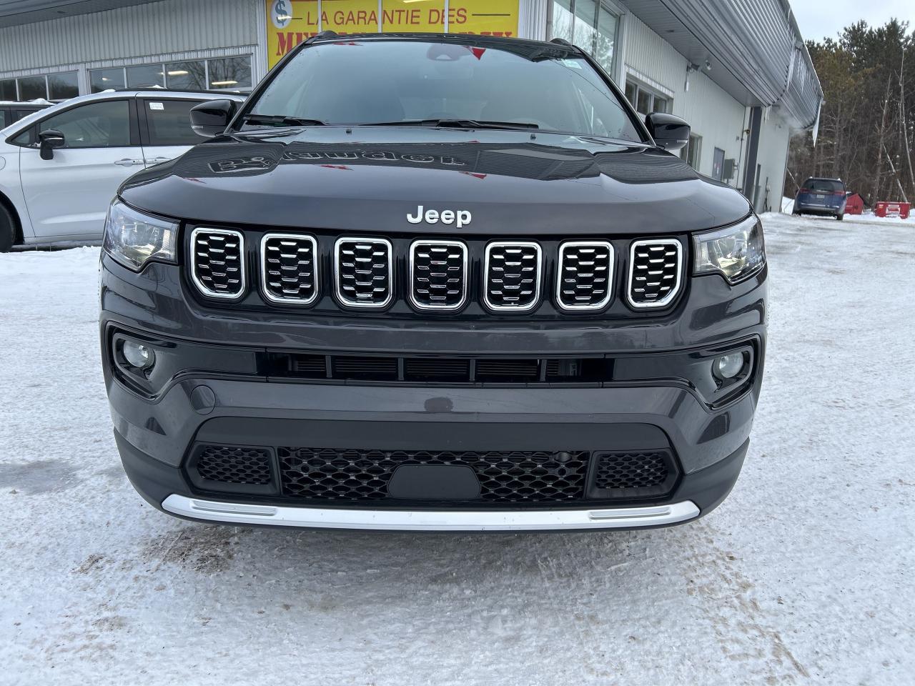 2024 Jeep Compass LIMITED Photo