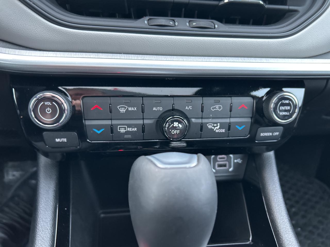 2024 Jeep Compass LIMITED Photo