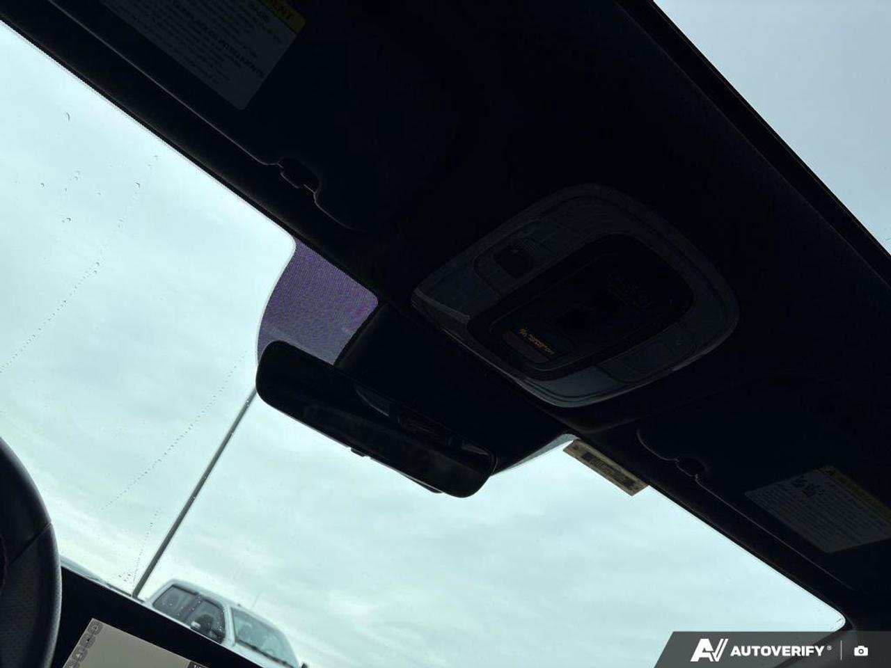 2025 Hyundai Elantra N Line Ultimate   CLEAN CARFAX   ONE OWNER   SUNRO Photo