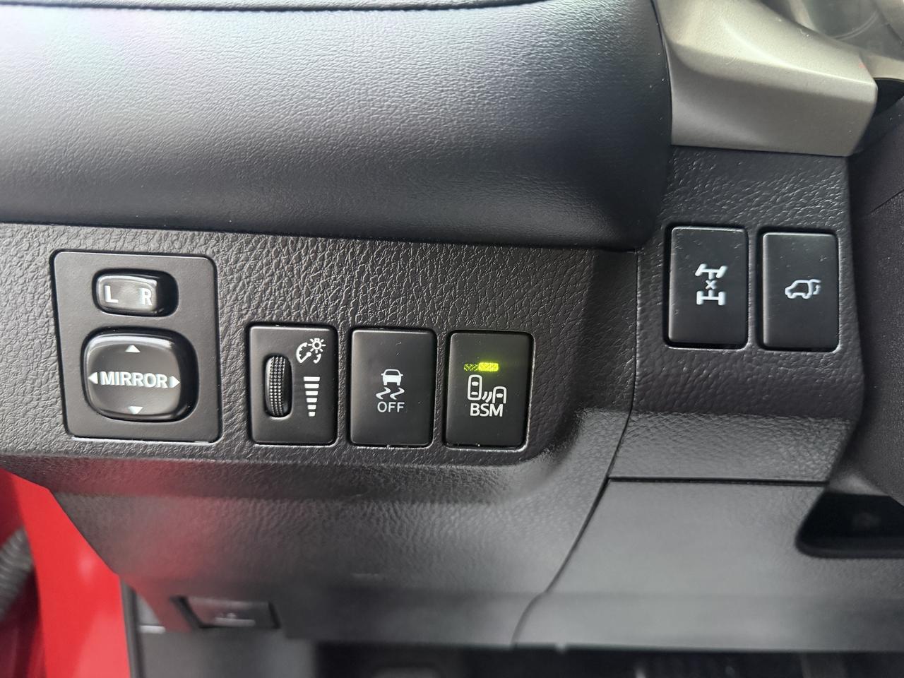 2015 Toyota RAV4 !!! JUST SOLD SOLD AWD / Limited /  26235 KMS !!! Photo