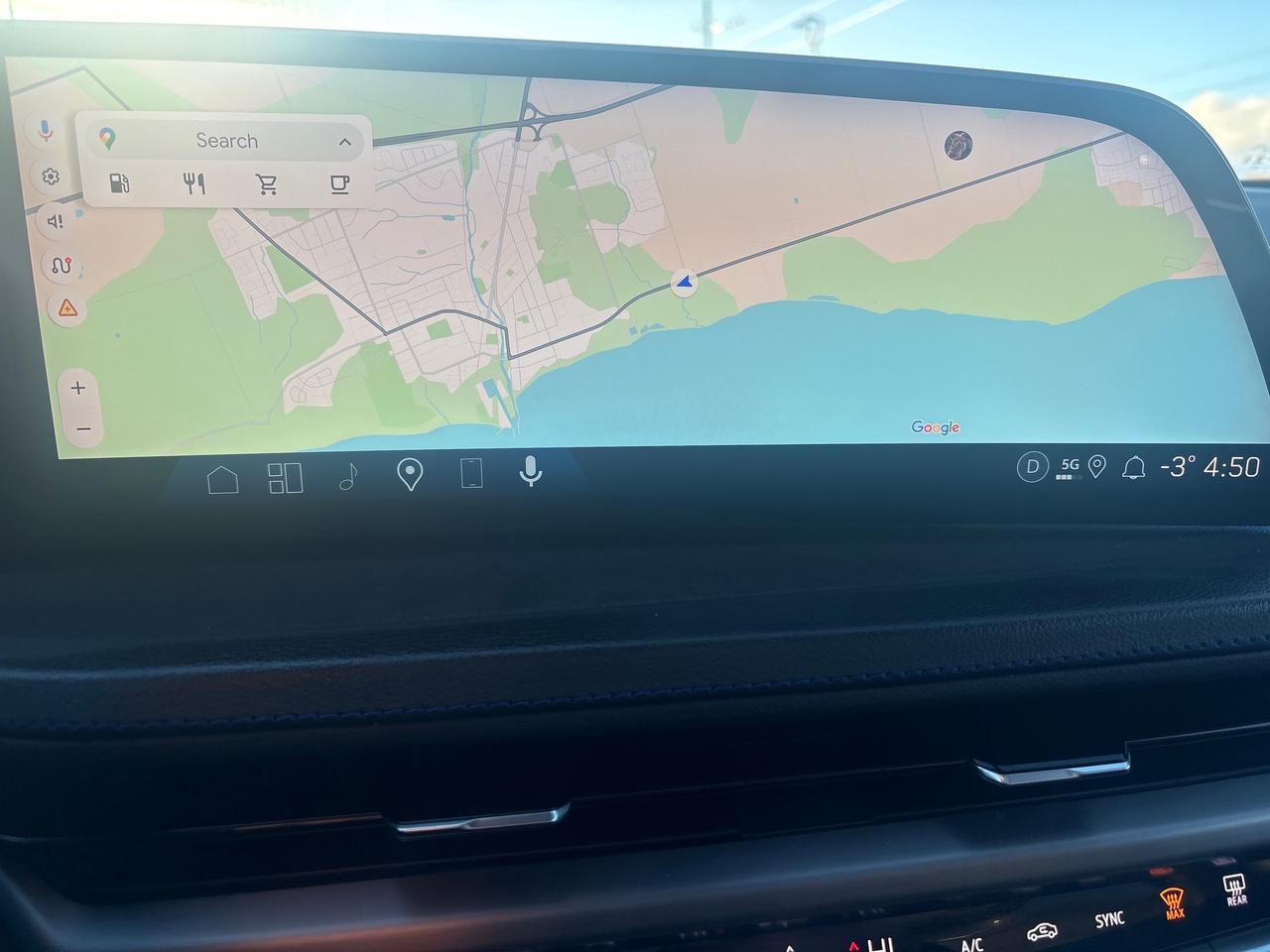 2024 Cadillac XT4 Sport AWd + Sunroof + Tech Pkg + Winters + 1 Owner Photo