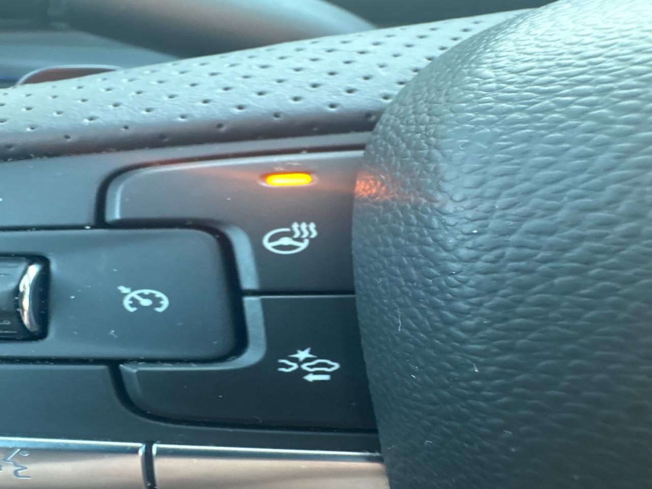 2024 Cadillac XT4 Sport AWd + Sunroof + Tech Pkg + Winters + 1 Owner Photo