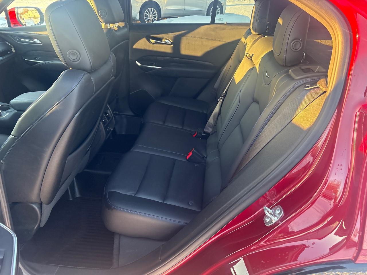 2024 Cadillac XT4 Sport AWd + Sunroof + Tech Pkg + Winters + 1 Owner Photo