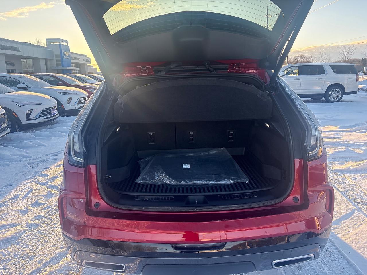 2024 Cadillac XT4 Sport AWd + Sunroof + Tech Pkg + Winters + 1 Owner Photo