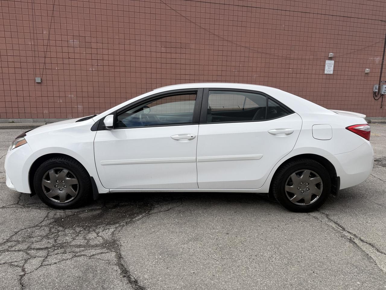 2016 Toyota Corolla LE / ONE OWNER / 79423 KM!!! / CAR FAX CLEAN / Photo