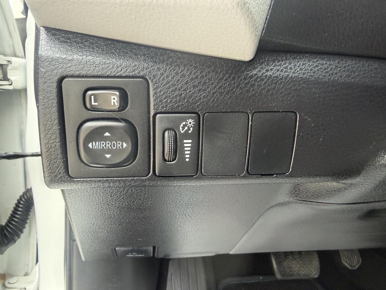 2016 Toyota Corolla LE / ONE OWNER / 79423 KM!!! / CAR FAX CLEAN / Photo