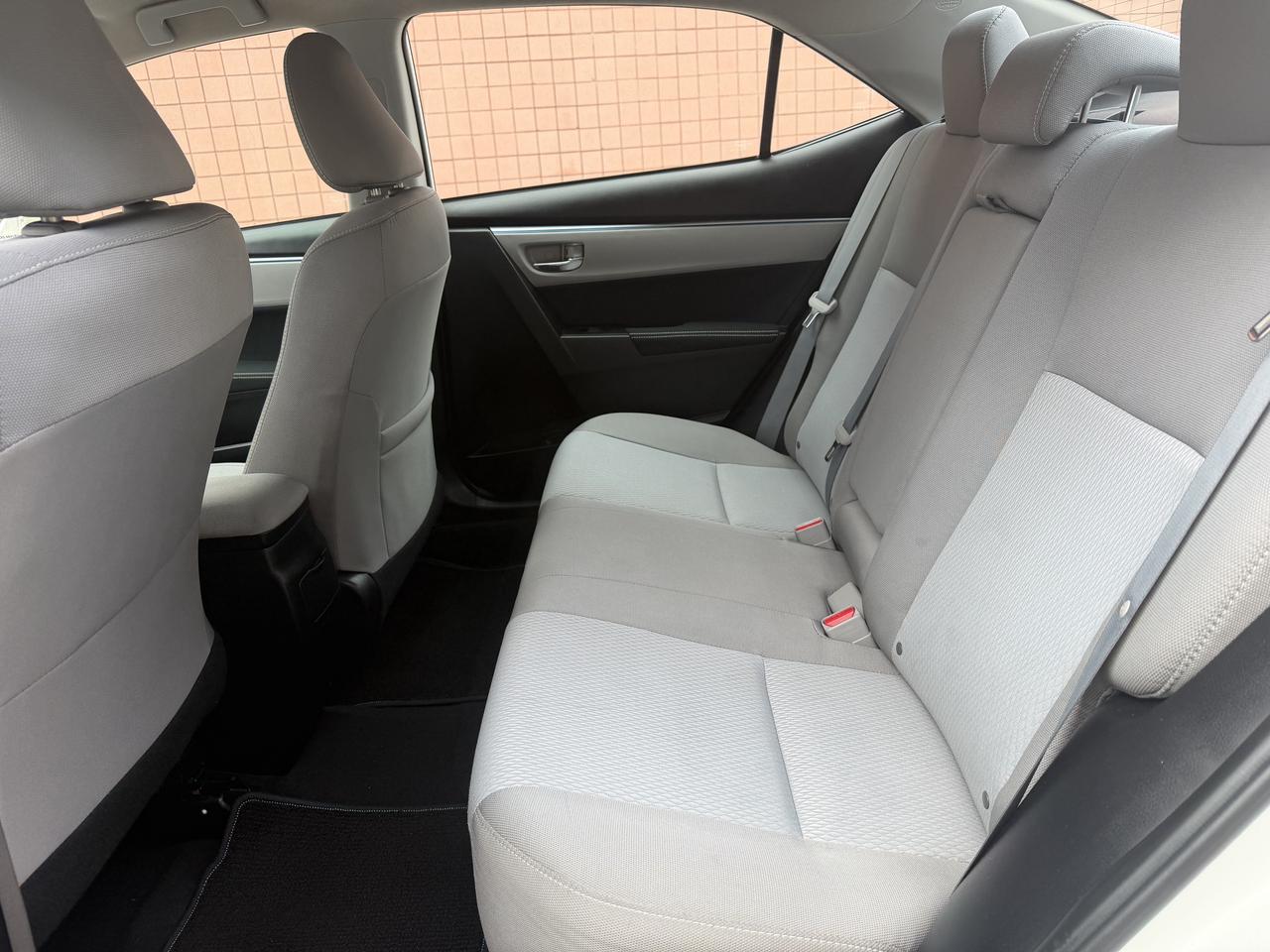 2016 Toyota Corolla LE / ONE OWNER / 79423 KM!!! / CAR FAX CLEAN / Photo