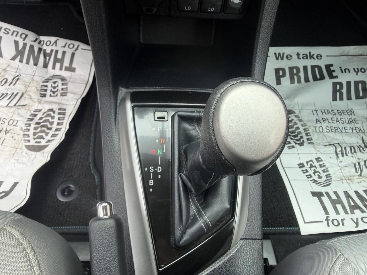 2016 Toyota Corolla LE / ONE OWNER / 79423 KM!!! / CAR FAX CLEAN / Photo