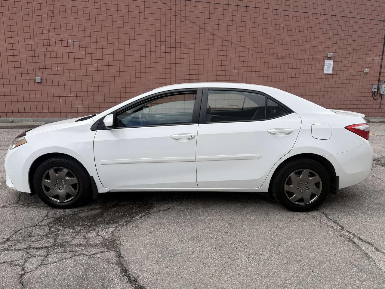 2016 Toyota Corolla LE / !!!!!!  JUST SOLD SOLD SOLD SOLD SOLD !!!! Photo